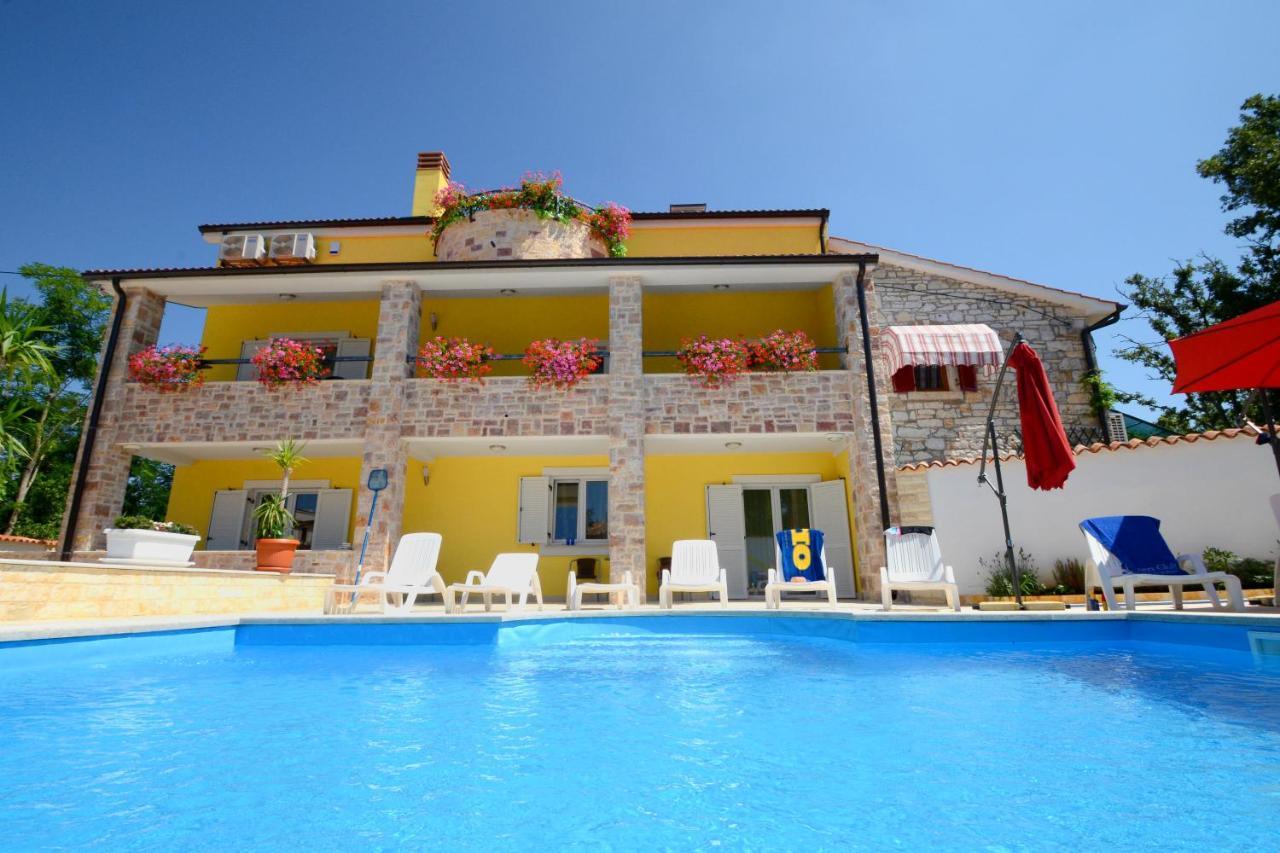 Apartments Villa Mimi Visnjan Exterior photo