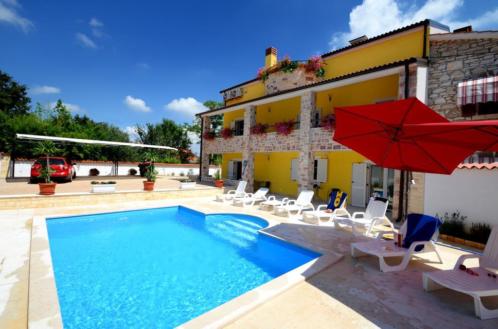 Apartments Villa Mimi Visnjan Exterior photo