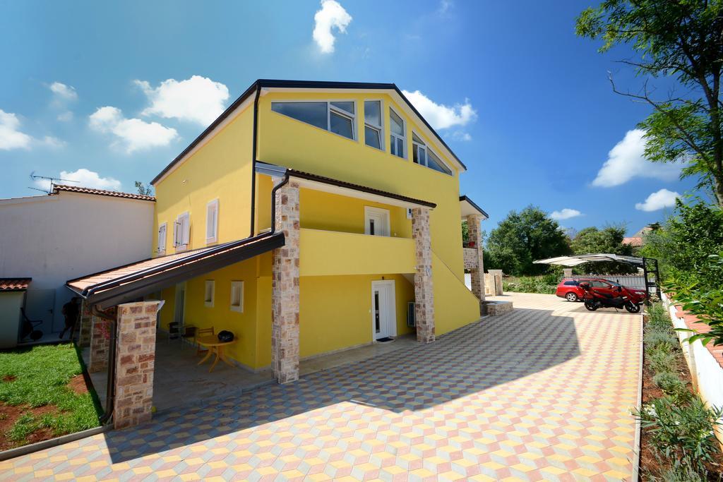 Apartments Villa Mimi Visnjan Room photo
